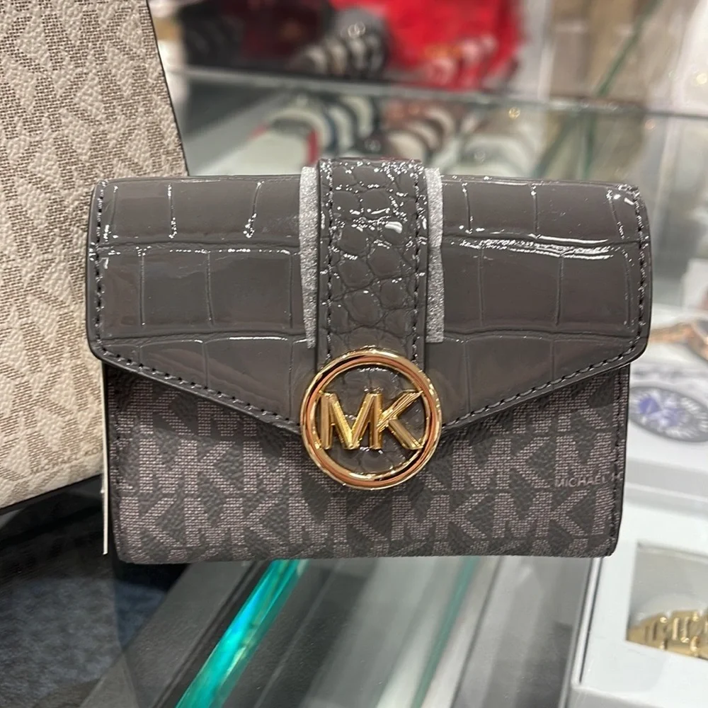 MICHAEL KORS CARMEN MEDIUM FLAP LOGO AND FAUX LEATHER WALLET  HEATHER GREY MULTI